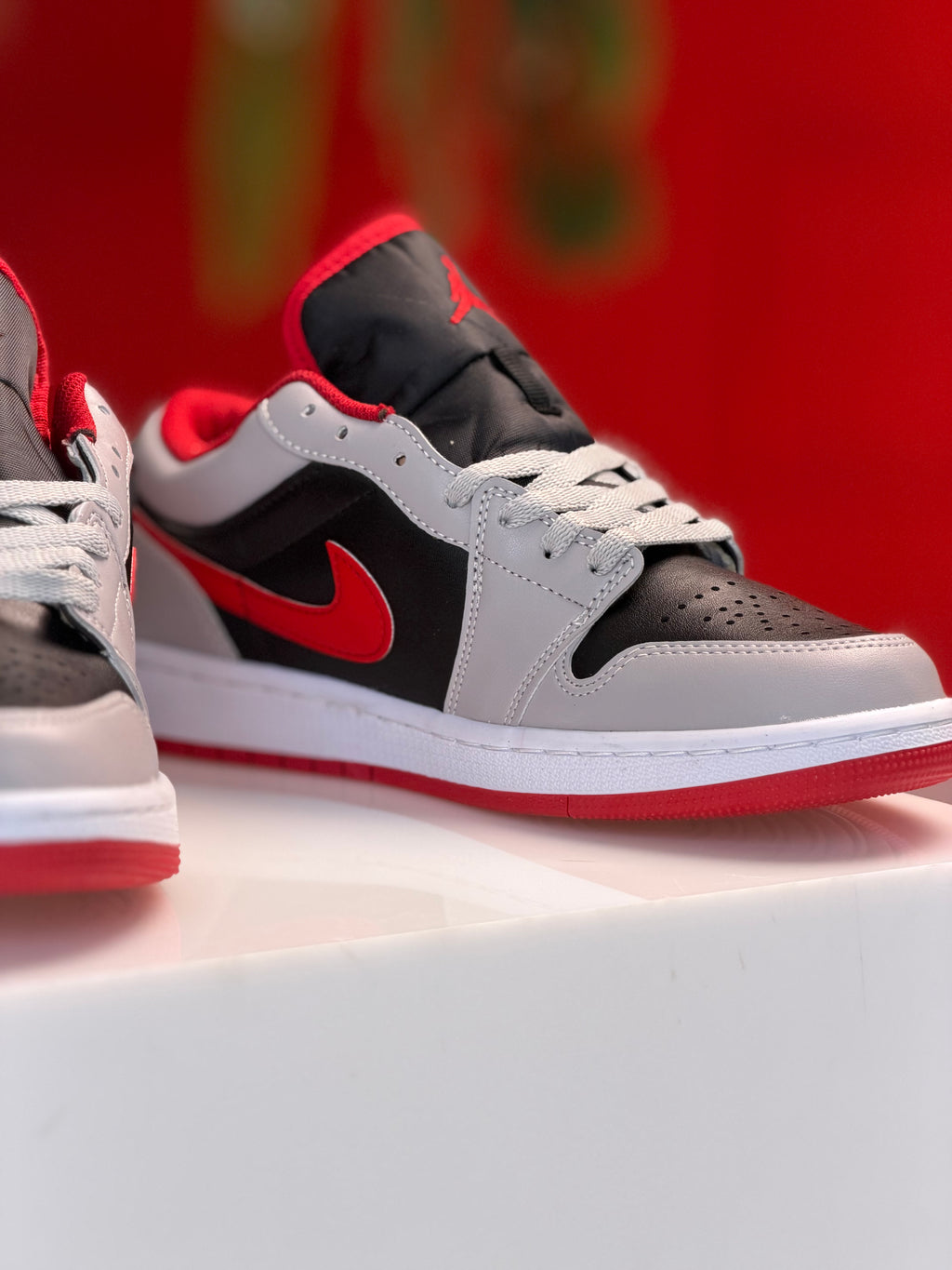 Air Jordan 1 Low Smoke Grey Red