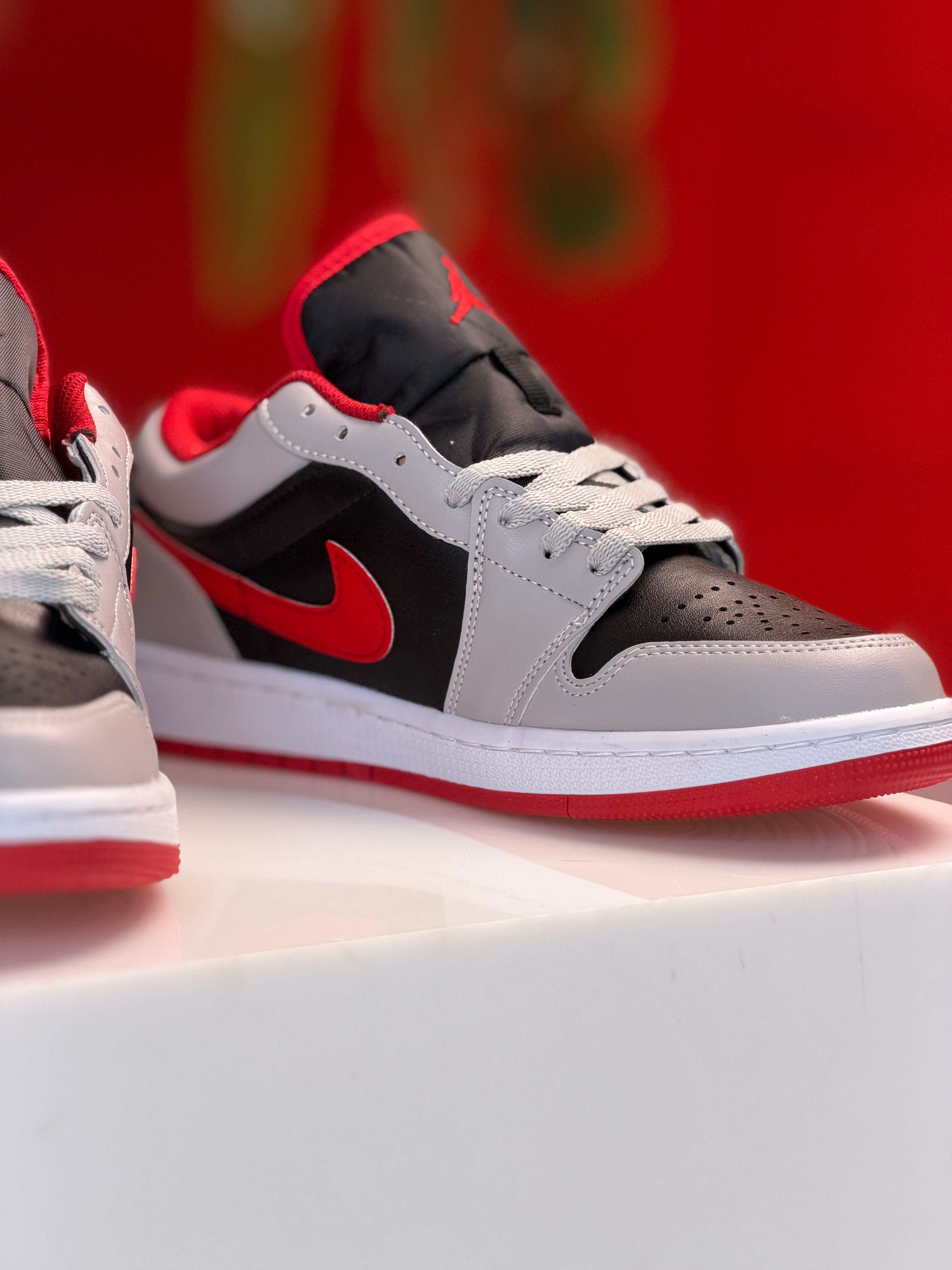 Air Jordan 1 Low Smoke Grey Red