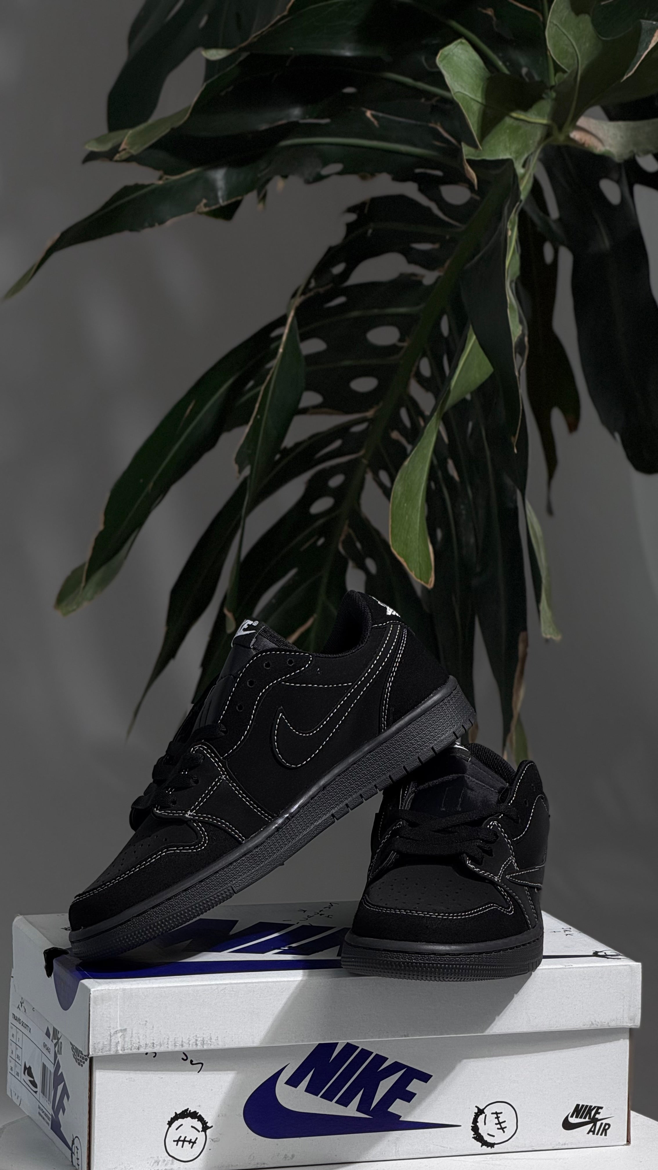 NIKE TRAVIS SCOTT BLACK