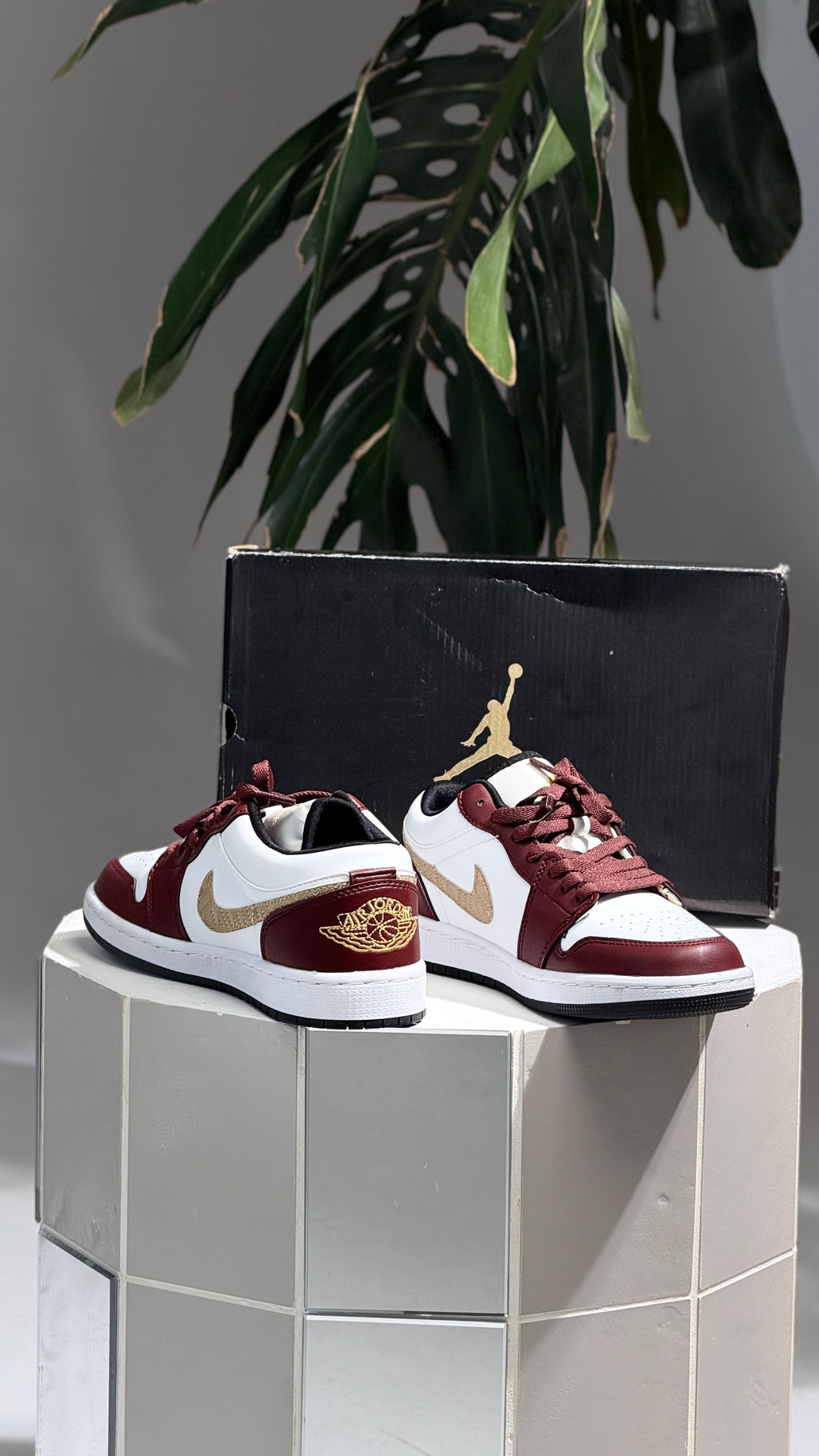 NIKE JORDAN 1 LOW DRAGON RED