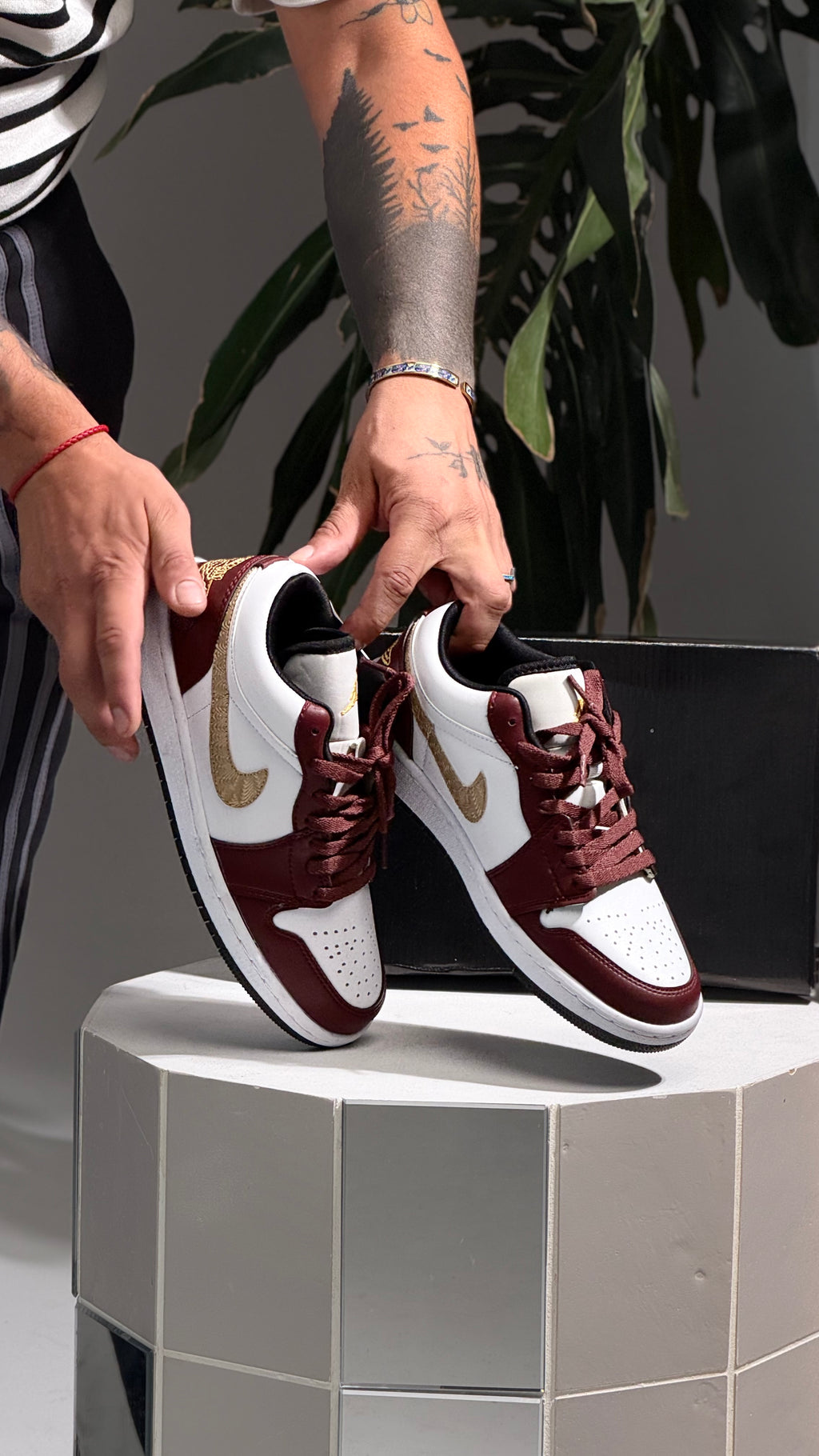 NIKE JORDAN 1 LOW DRAGON RED