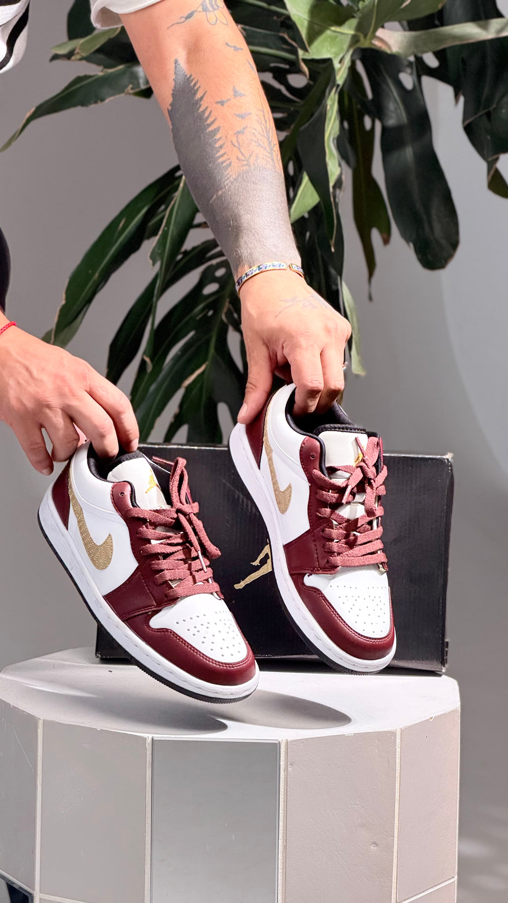 NIKE JORDAN 1 LOW DRAGON RED